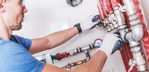 Who Do You Call for Emergency Hot Water Heater Repair?