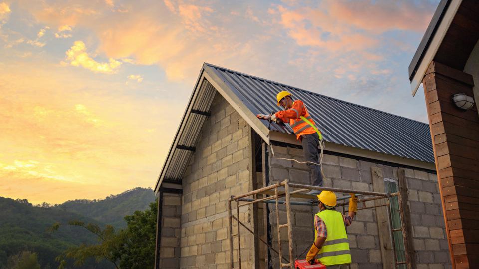 Why Do You Need to Hire Professional Roofers?