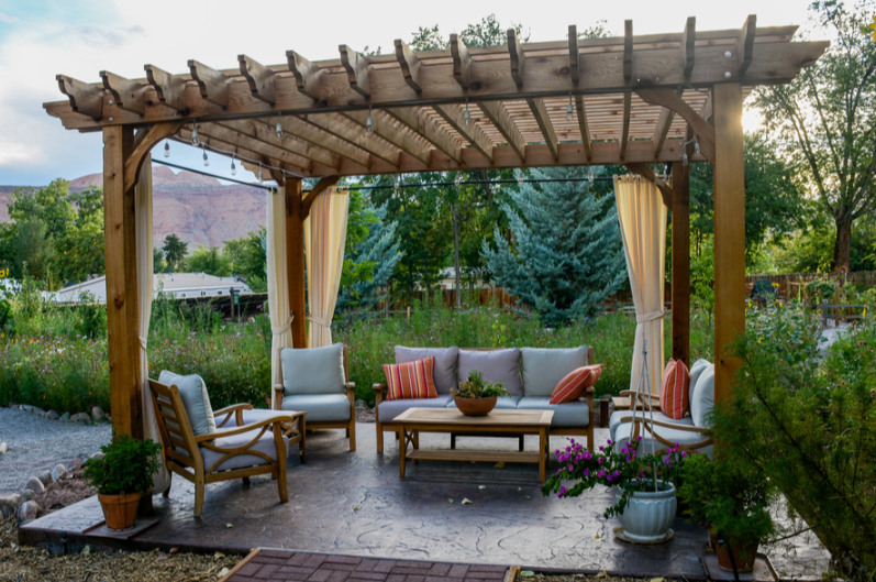 How to Build a Timber Pergola in Your Backyard