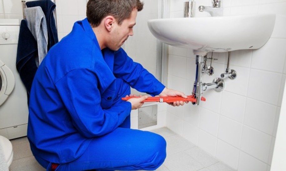 Why You Should Choose Experienced and Licensed Plumbers in Warriewood?